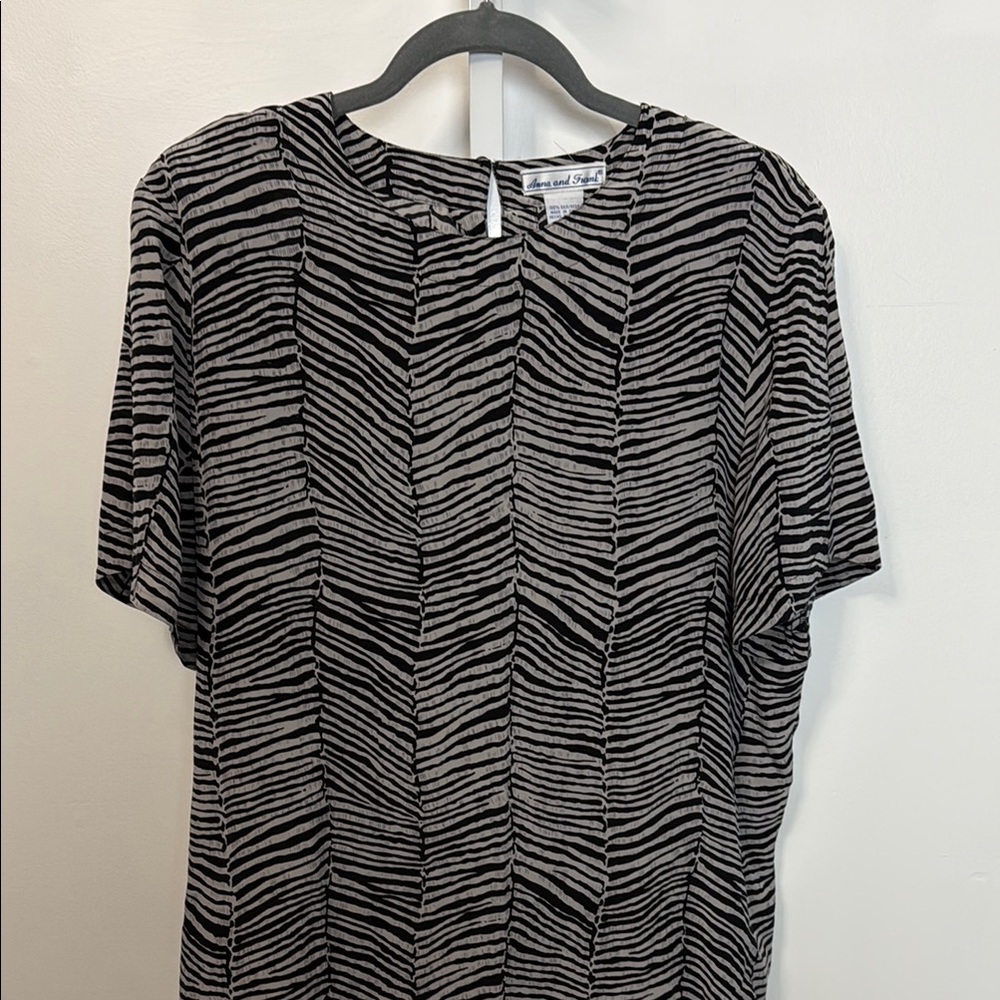 Vintage Anna and Frank Silk Black and Gray Striped Top Blouse Women Y2K Size XL